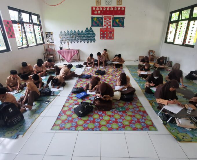 Mengasah Bakat Seni: Workshop Lukisan dan Seni Kerajinan untuk Siswa Sekolah